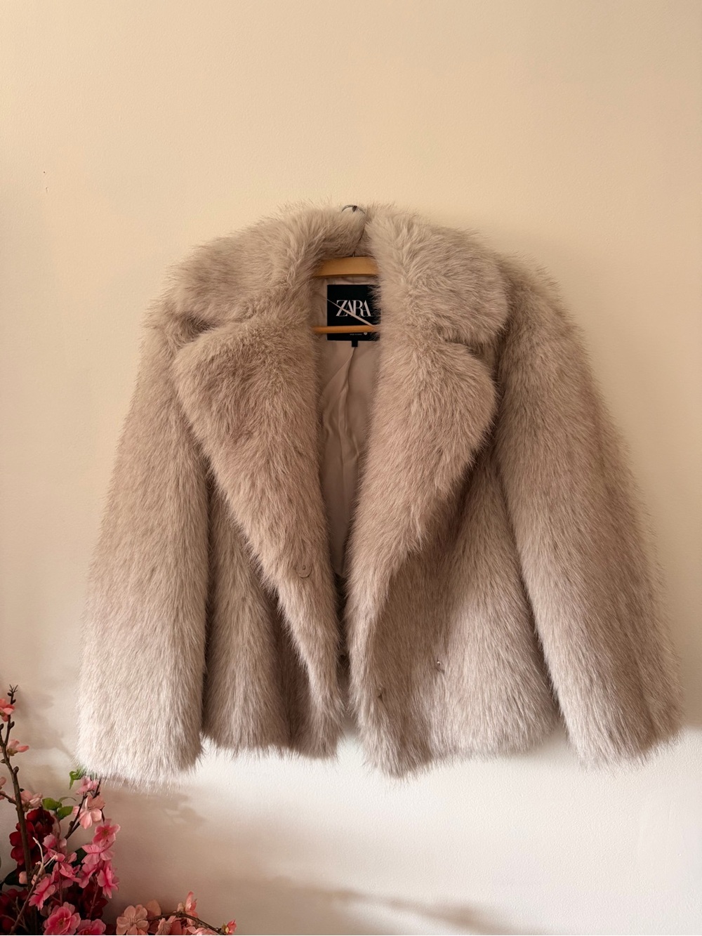 Zara Faux Fur Jacket in Light Gray in size S